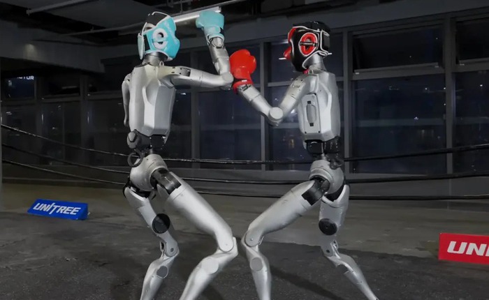 Tái hiện bộ phim Real Steel tại CES: hai robot "ô-sin" … đánh đối kháng dưới sự điều khiển của con người