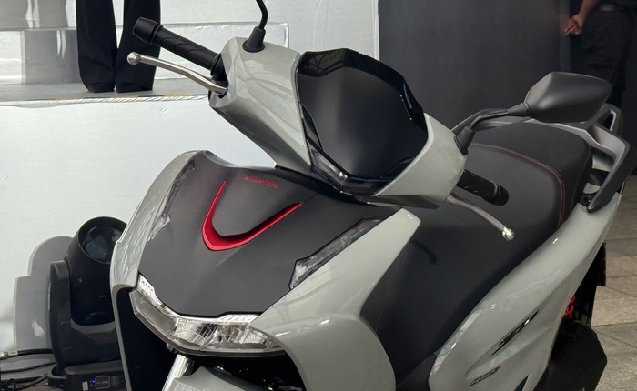 "Vua xe ga" Honda SH 160i 2026 bản cao cấp nhất về Việt Nam: Giá hơn 104 triệu, có một nâng cấp siêu "đáng tiền"