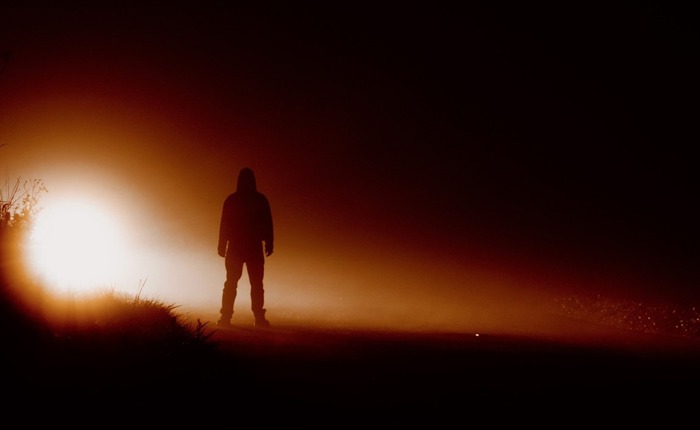 Từ triệu phú công nghệ thành kẻ trắng tay: Bi kịch người đàn ông lang thang sa mạc tìm người ngoài hành tinh vì tin lời AI của Meta