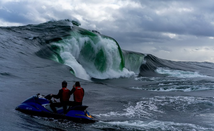Kỳ quan "con sóng điên rồ nhất thế giới" tại Úc gây bão mạng xã hội vì quá ảo diệu giống hệt sản phẩm AI