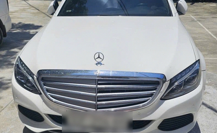 Chiếc Mercedes bị "bỏ rơi" gần 2 năm không ai đến lấy: Tiết lộ về người mang xe đến sửa và sự bất thường