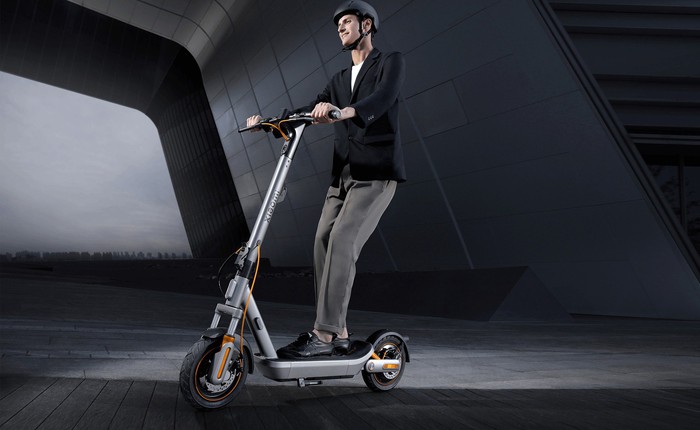 Xiaomi bán xe Scooter chạy 70km/lần sạc, có Apple Find My, giảm xóc xịn, thiết kế gập gọn