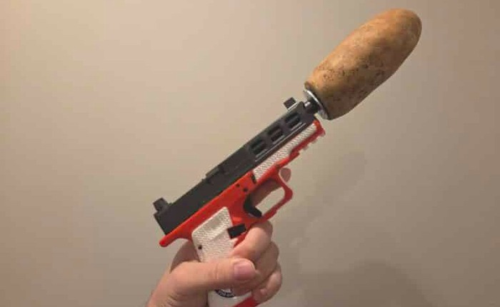 Chuyện thật như đùa tại Mỹ: Củ khoai tây được chính phủ cấp phép trở thành nòng giảm thanh súng 9mm