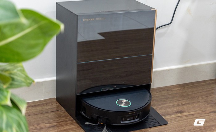 Đây là chiếc robot hút bụi lau nhà giá ngang xe tay ga, sở hữu không chỉ một mà tới hai “vũ khí” độc đáo