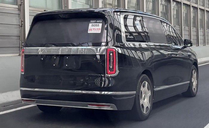 Xe bán gần 4 tỷ đồng nhưng cụm bàn đạp phanh có giá chỉ hơn 250 nghìn
