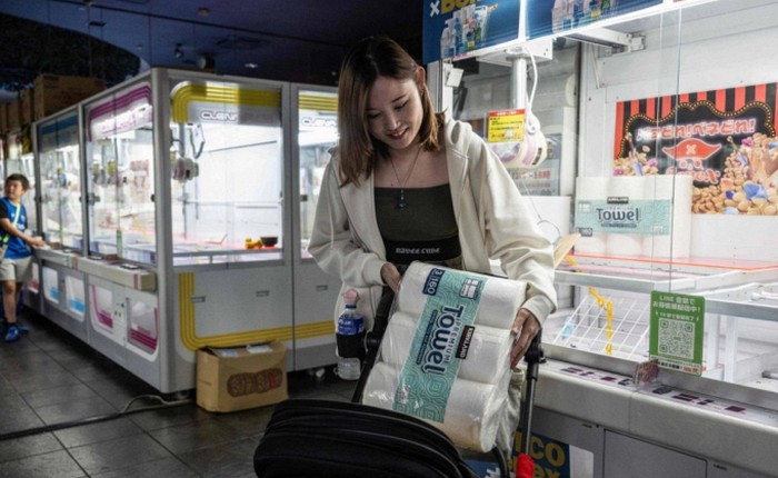 Máy gắp thú chuyển thành gắp trứng, gạo, giấy vệ sinh: Mô hình kinh doanh hút khách giữa thời lạm phát