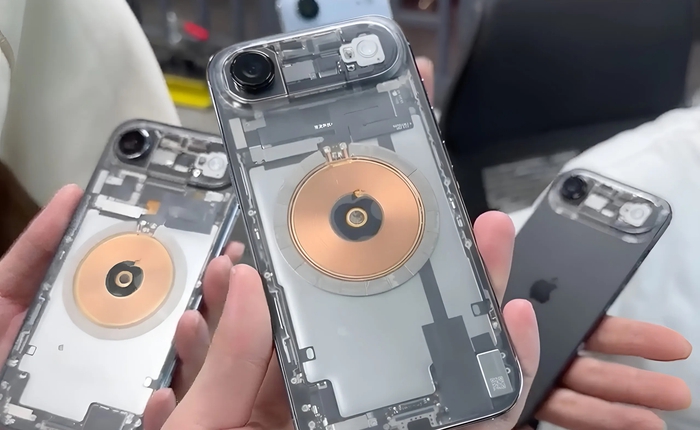 Đây là iPhone Air độc lạ nhất: Lưng trong suốt lộ hết nội thất, thêm cả khe SIM thật