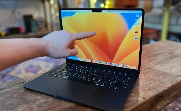 Nói thật là, MacBook mới chỉ cần màn OLED đẹp xịn là được, chạm cảm ứng xin hãy nhường cho iPad