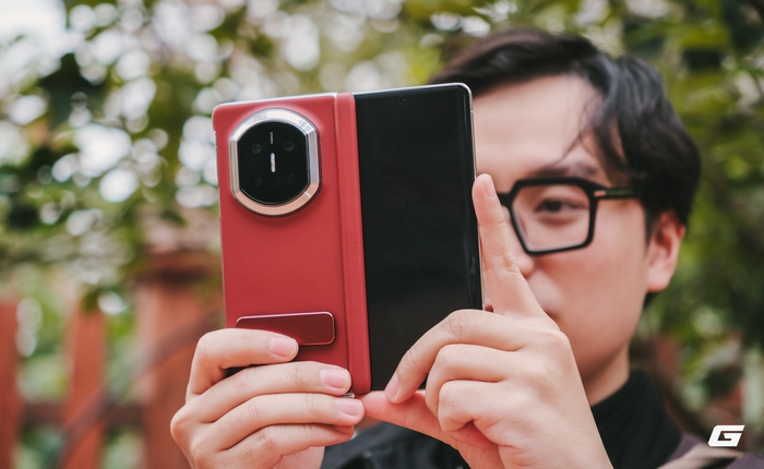 Mở hộp điện thoại gập 55 triệu chính hãng của Huawei: Pin lớn, camera chụp đẹp, không Google, không 5G - ai sẽ mua?