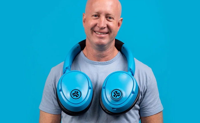 Ra mắt loa di động hình tai nghe khổng lồ, công suất 30W, pin trâu, bán giới hạn khoảng 2,6 triệu