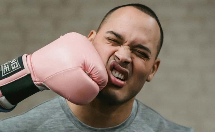 Chủ quán ramen... tự đấm vào mặt mình để chiếm đoạt 1,7 triệu yên