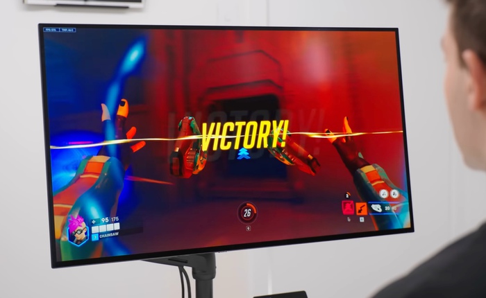 Chơi Overwatch 2 400 giờ trong 2 năm, màn hình OLED chuyên game xịn của LG đã burn in
