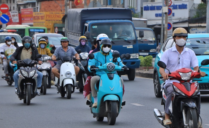 Giá xăng tăng, nhiều người tính chuyển sang xe điện