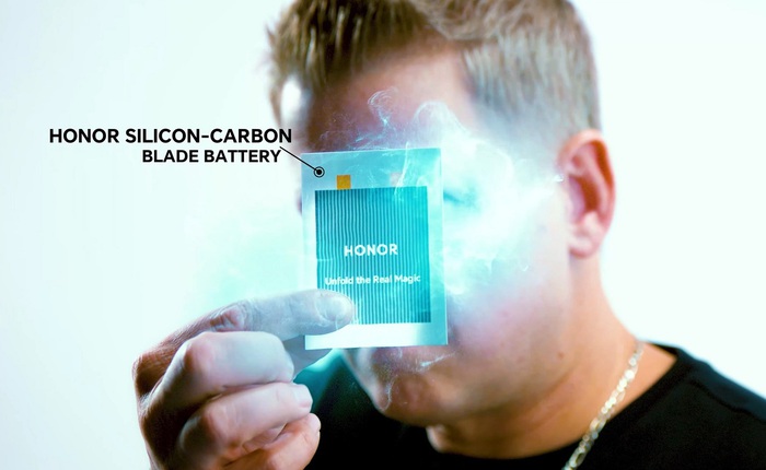 HONOR trình diễn Blade Battery 7.000 mAh - Viên pin "mỏng như lưỡi dao" dùng cho điện thoại gập tương lai
