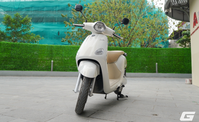 Trải nghiệm Yadea Osta H+: Xe 50cc nhưng nhiều công nghệ xịn, có màn hình chỉ đường, mở khóa từ xa, giá sale dưới 25 triệu