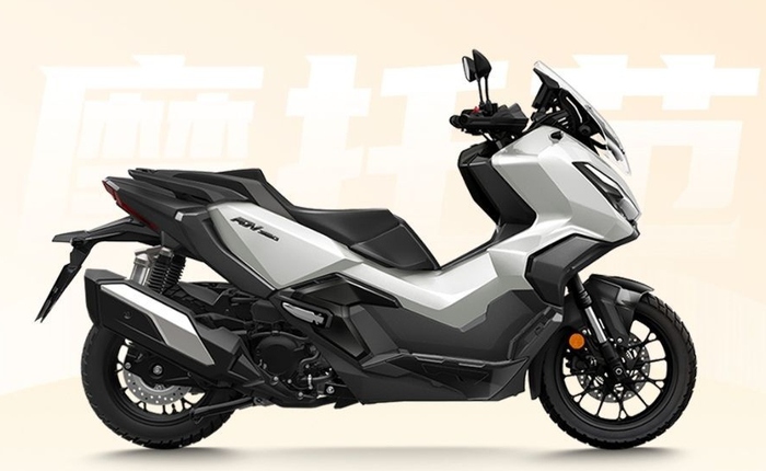 Honda Forza 350 và ADV350 nâng cấp loạt trang bị nhưng giữ nguyên giá bán khiến thị trường xe tay ga tầm trung dậy sóng