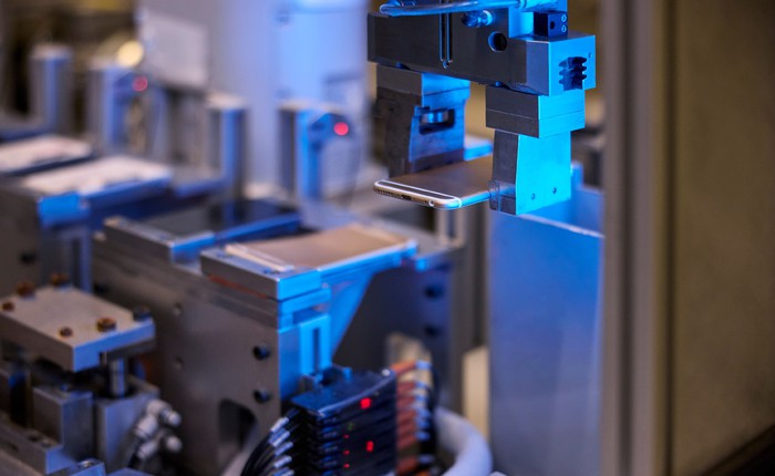 Apple lập cột mốc xanh mới: 30% vật liệu sản phẩm năm 2025 là tái chế, hoàn thành cam kết xóa sổ nhựa khỏi bao bì