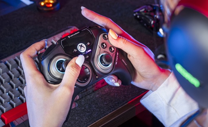 Tay cầm có thể 'biến hình' này đang giải quyết vấn đề mà game thủ cầm chuột không ngờ tới