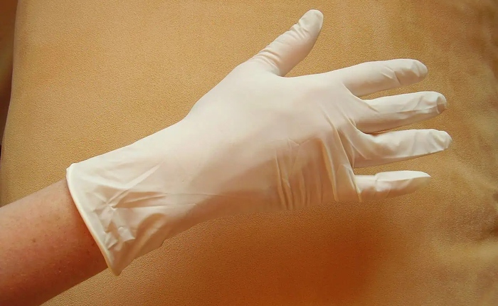 Phát hiện chấn động: Găng tay phòng thí nghiệm chính là thủ phạm làm sai lệch dữ liệu đo lường vi nhựa