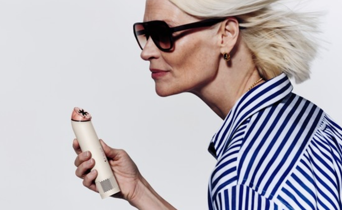 Dyson cũng đã bắt 'trend' quạt cầm tay: Tốc độ tới 65.000 vòng/phút, giá khoảng 2,6 triệu đồng