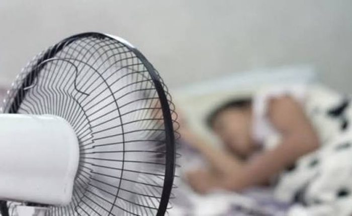 Bật quạt kiểu này không mát mà còn làm nhà nóng hơn: Nhiều người vẫn đang thực hiện