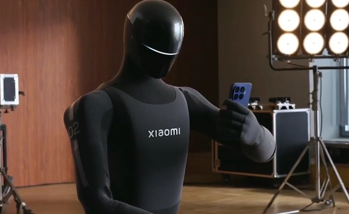 Xiaomi cho robot lên sân khấu trình diễn chụp ảnh với 17T Pro: Biết bấm zoom, bấm chụp là đã giỏi