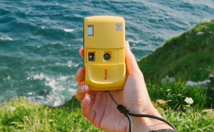 Kodak EC35: Máy ảnh phim nắp trượt hoài cổ giá 1 triệu đồng hồi sinh ký ức thập niên 90