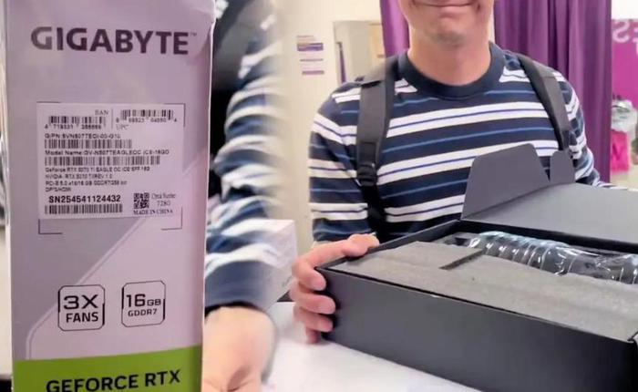 Mua 1 card RTX 5070 Ti, được 2 lít nước