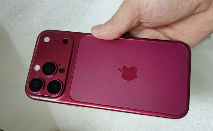Chỉ vì pin to hơn, iPhone 18 Pro có thể phải dày hơn cả bản Pro Max