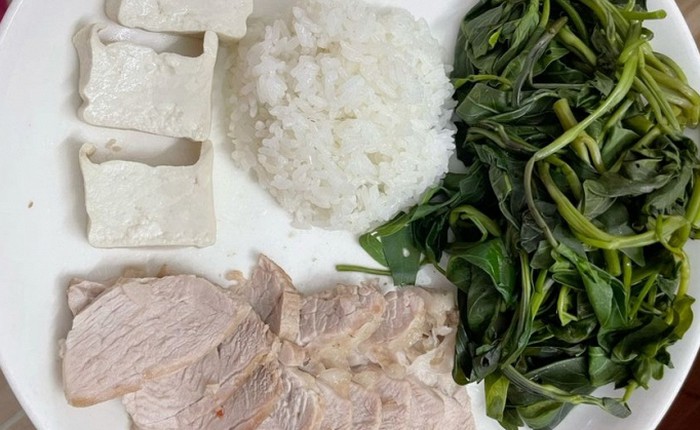 Ăn kiểu này, người đàn ông 40 tuổi trút bỏ 30kg mỡ thừa, thoát cảnh tiểu đường và nguy cơ chạy thận