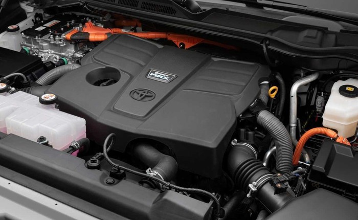 Cú gõ búa giúp Toyota tiết kiệm hàng triệu USD chi phí thay động cơ