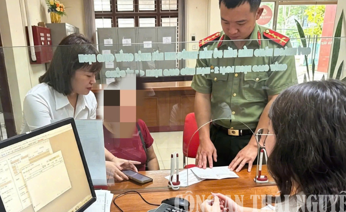 Khách hàng N.T.N đến Agribank rút 10 triệu tiết kiệm để chuyển đi kèm một nội dung: Cán bộ ngân hàng lập tức báo công an