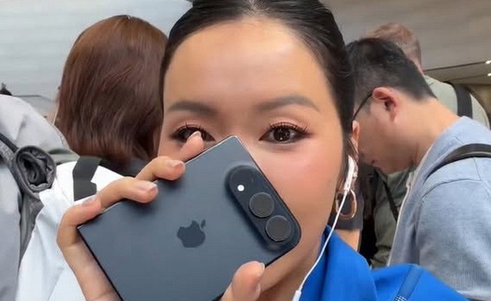Nghe An Phương trải nghiệm thực tế iPhone Duo gập ngay tại Apple Park: Cảm giác cầm nắm đã tay, màn hình 7.6 inch không tì vết
