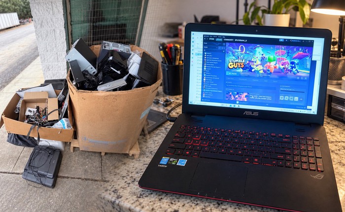 Chăm lục bãi rác mỗi tuần, thanh niên nhặt đủ linh kiện dựng máy chủ, hồi sinh cả laptop gaming