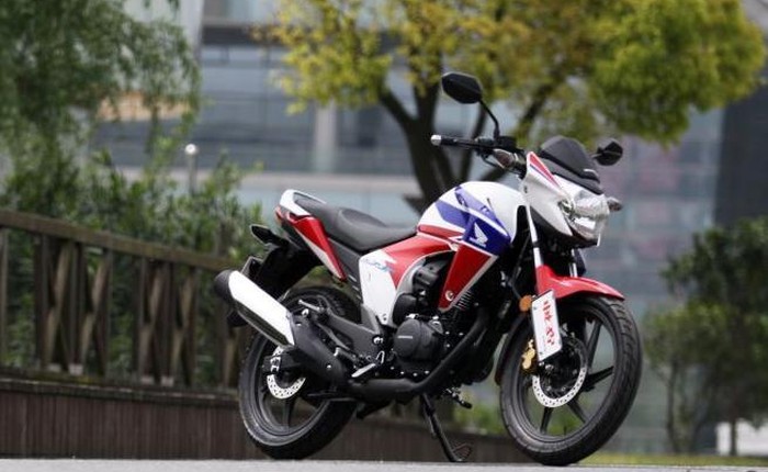 Huyền thoại Honda RR150 bất ngờ tái xuất, cỗ máy thực dụng liệu có sống sót giữa thời đại bão hòa công nghệ?