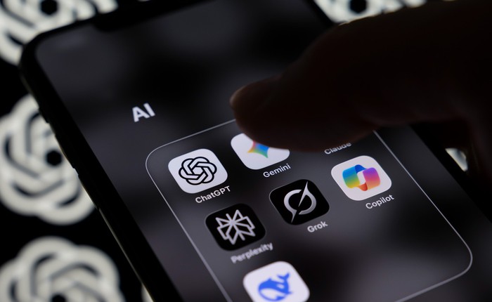 Chính phủ Anh dạy nhân viên dùng AI: Đừng nói "cảm ơn" với chatbot AI