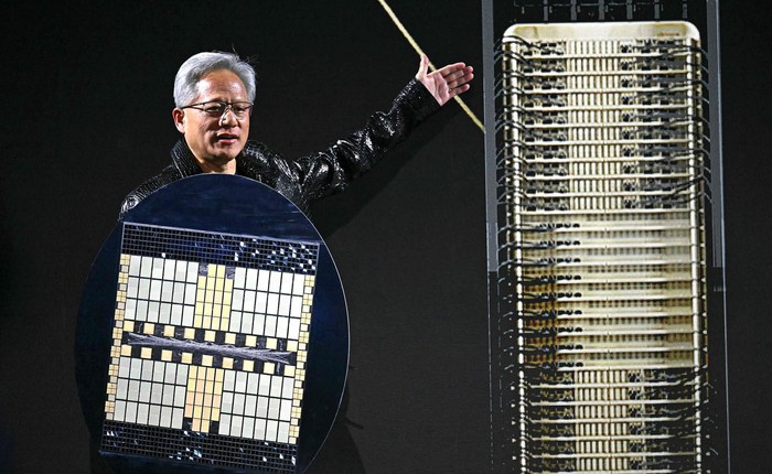 CEO NVIDIA Jensen Huang chúc mừng OpenAI, nói AGI đã đến: Không quên nhắc mọi người GPT-6 được huấn luyện trên chip AI nào