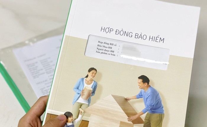 Một "ông lớn" bảo hiểm nhân thọ chính thức ngừng thu phí bằng tiền mặt, khách hàng bắt buộc chuyển khoản