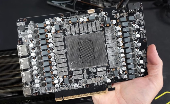Chi 1.800 euro mua RTX 5090, game thủ nhận về chiếc card không có cả GPU lẫn bộ nhớ