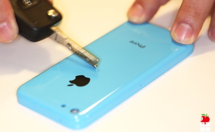 Vỏ nhựa của iPhone 5C rất cứng và bền