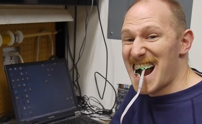 Điều khiển game máy tính bằng lưỡi và...mông