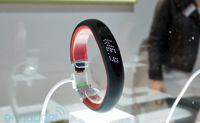 LG cũng nhảy vào thị trường đồng hồ thông minh và vòng đeo tay