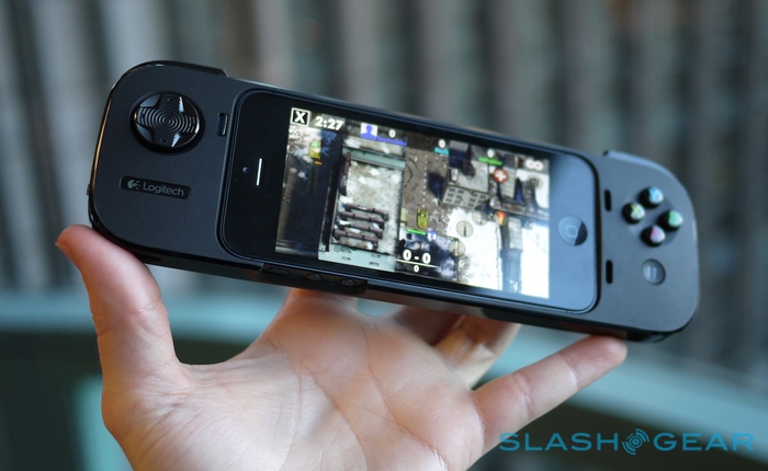 Logitech cũng giới thiệu tay cầm chơi game cho iPhone