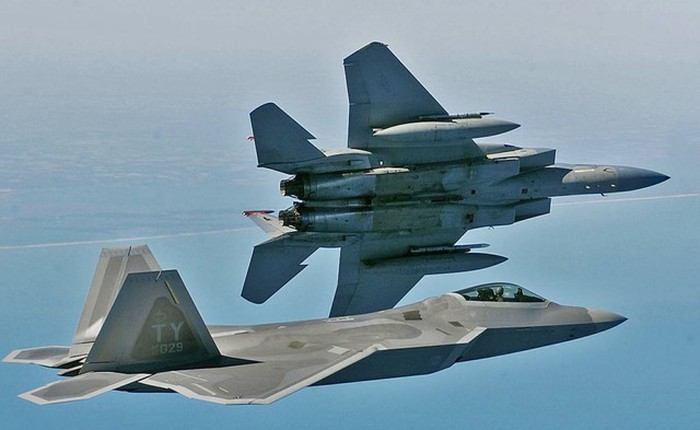 F-22 Raptor - Người hùng chỉ để làm cảnh