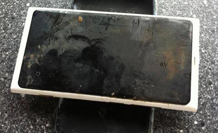 Lumia 800 bất ngờ sống khỏe sau hơn 3 tháng dưới nước