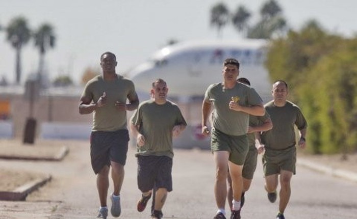 Lính Mỹ đua nhau đi hút mỡ bụng