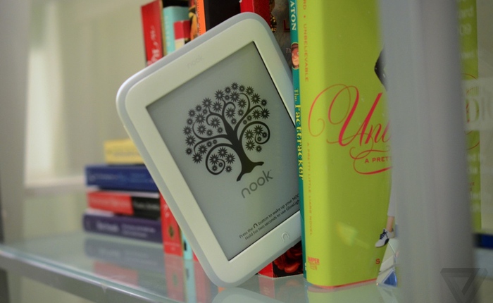 Barnes & Noble ra mắt máy đọc sách cao cấp Nook GlowLight