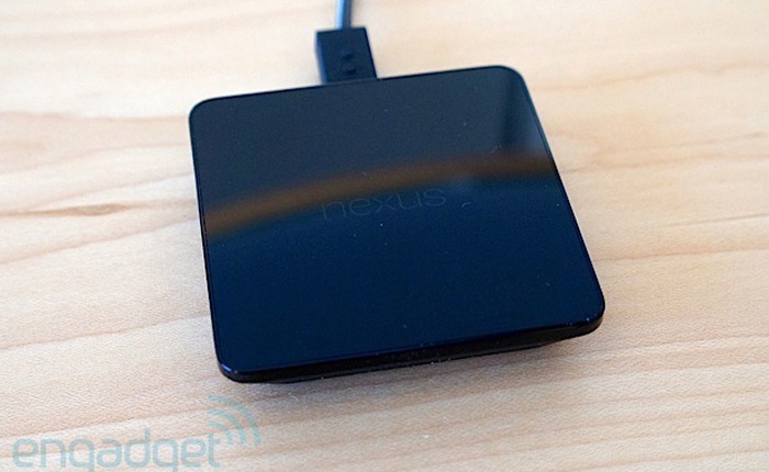 Google giới thiệu pad sạc không dây cho Nexus 5 và Nexus 7