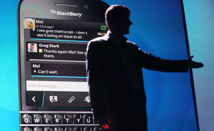 BlackBerry hủy kế hoạch bán mình, CEO từ chức