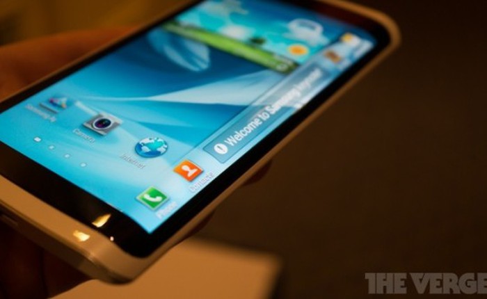 Samsung sẽ ra mắt điện thoại màn hình "3 cạnh"